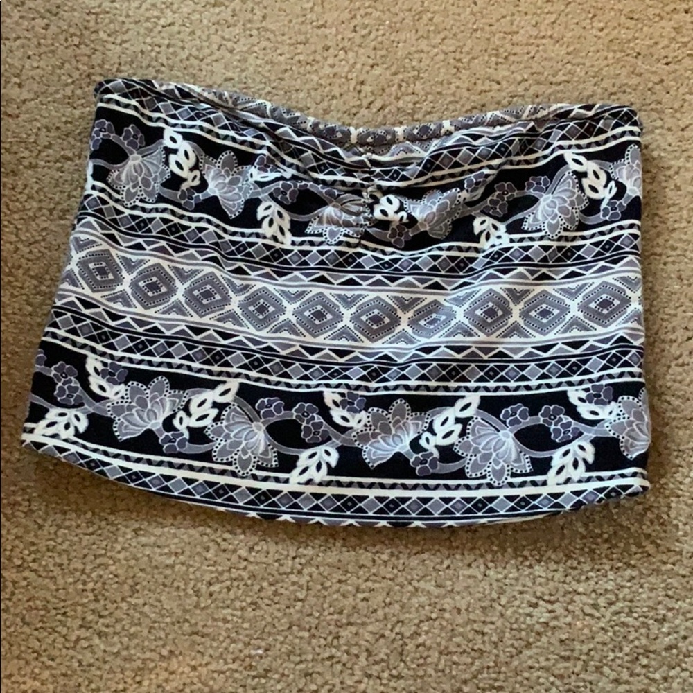 Gray patterned crop top